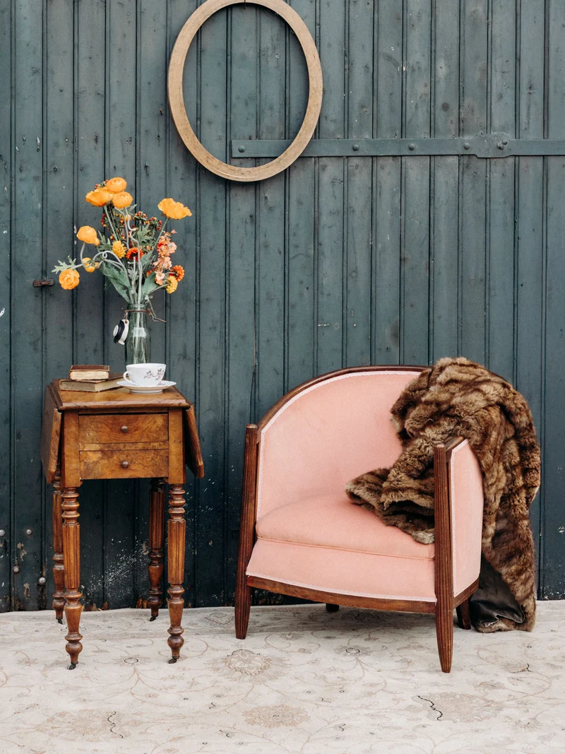 Ernest, le fauteuil rose en tissu N°581
