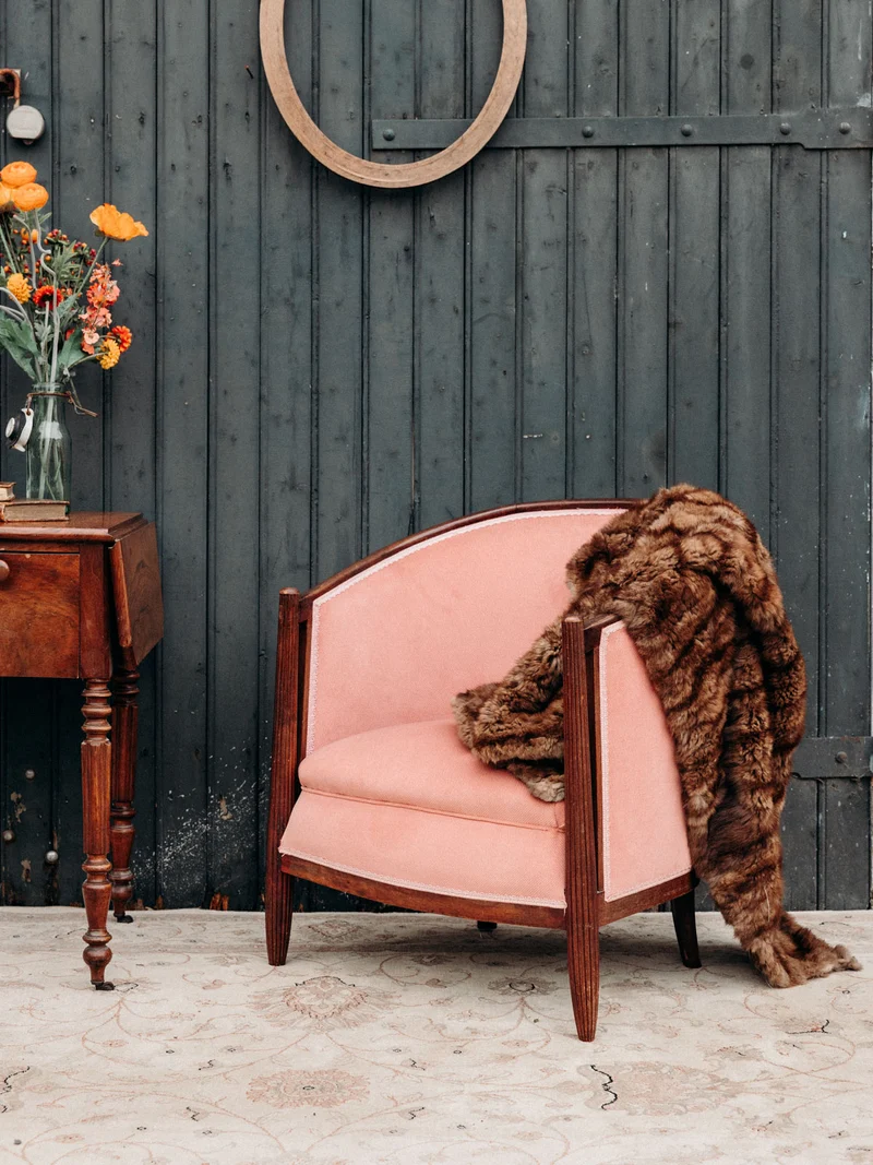 Ernest, le fauteuil rose en tissu N°581