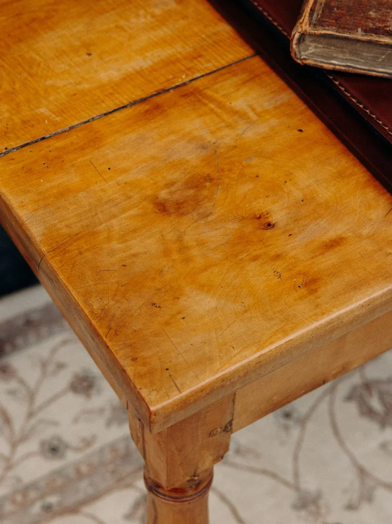 Edouard, le bureau en bois clair N°424