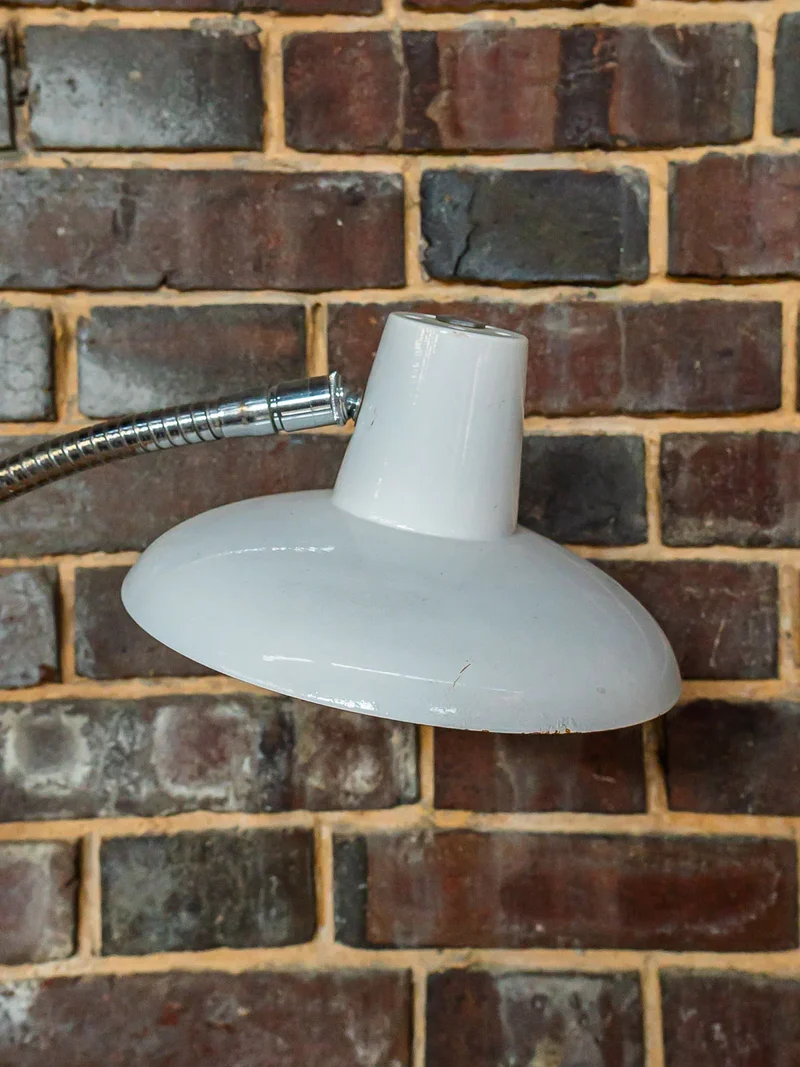 Julia, la lampe de bureau en métal N°471