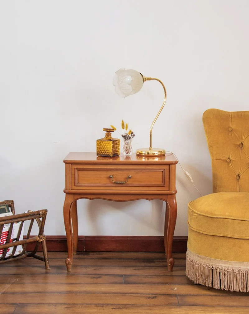 Odile, la table de chevet en bois N°477