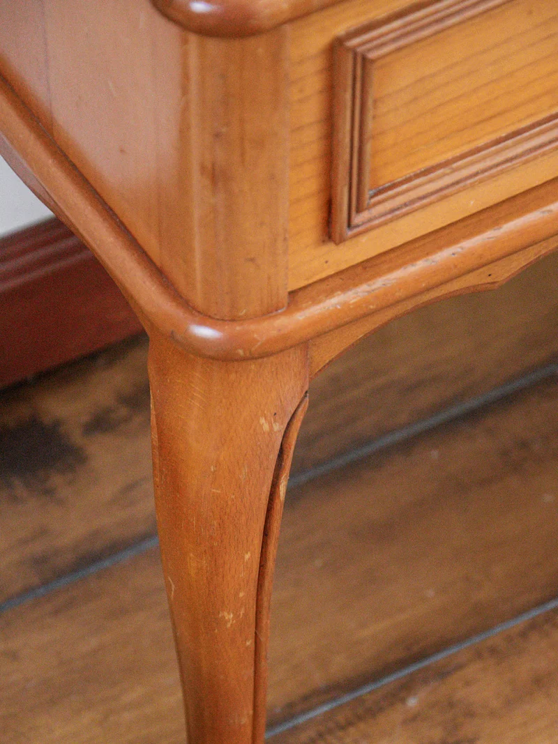 Odile, la table de chevet en bois N°477