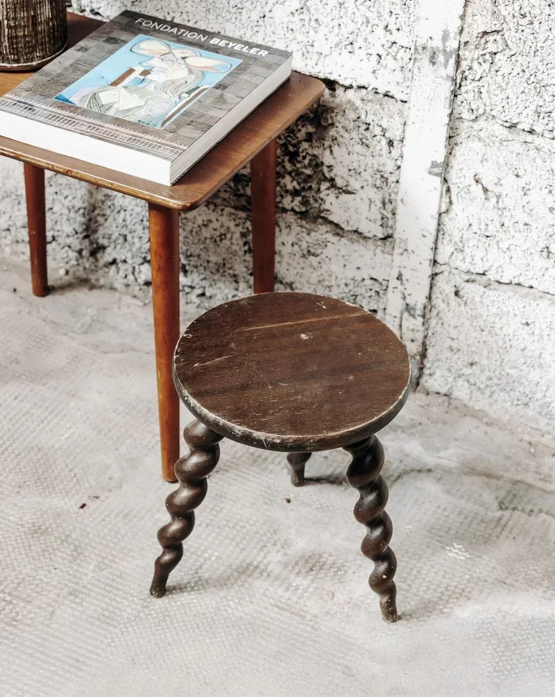 Regis, le tabouret en bois N°481
