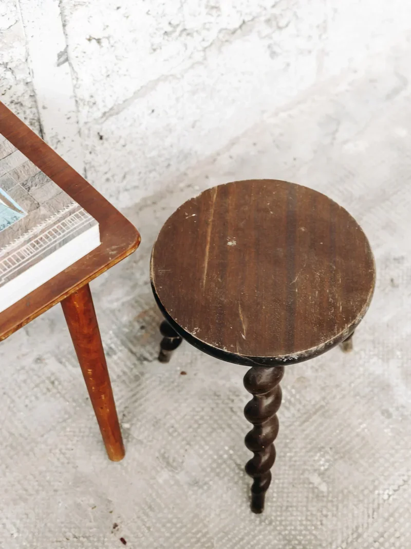 Regis, le tabouret en bois N°481