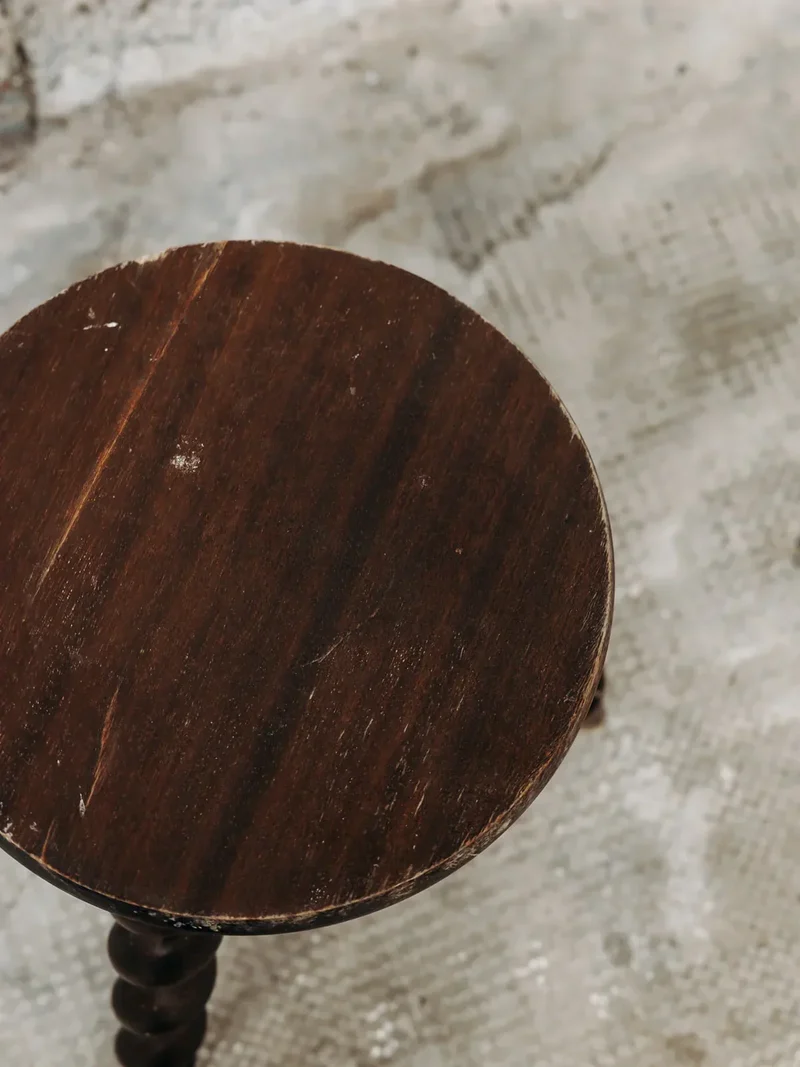 Regis, le tabouret en bois N°481