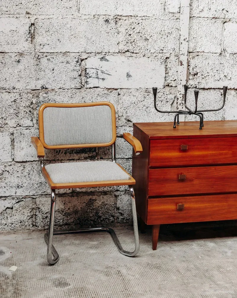 Jakob, le fauteuil en métal N°346