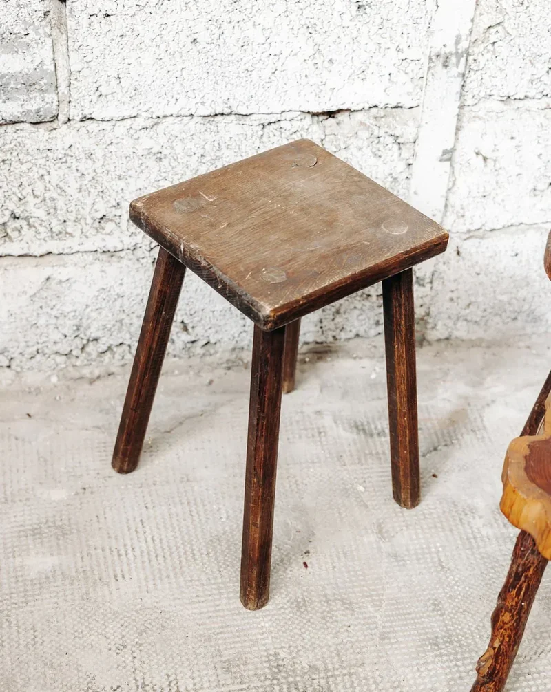 Regis, le tabouret en bois N°482