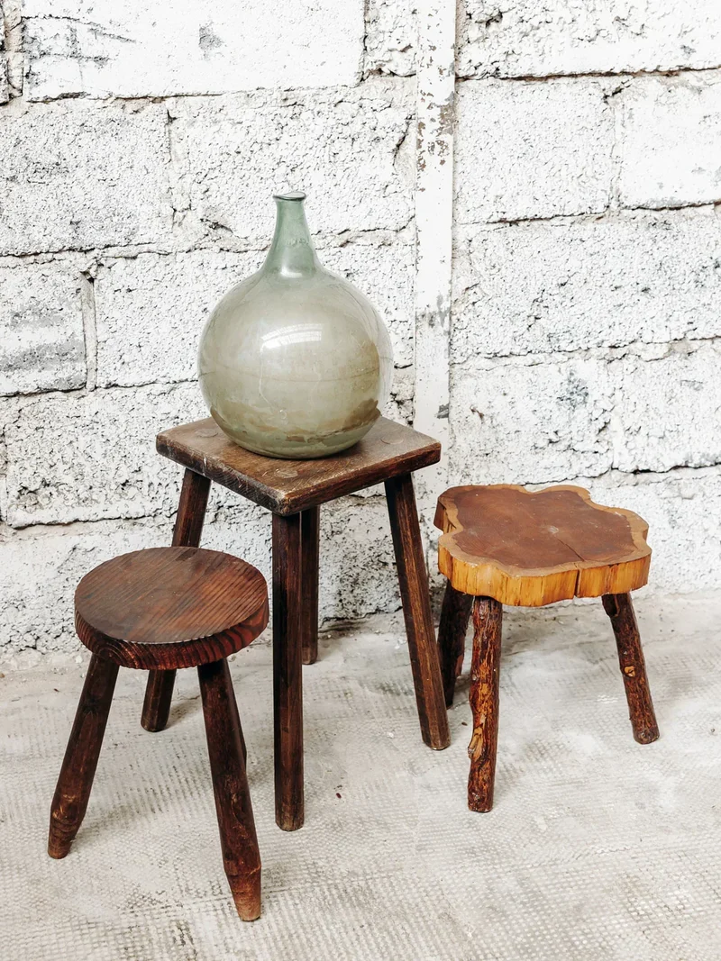 Regis, le tabouret en bois N°482