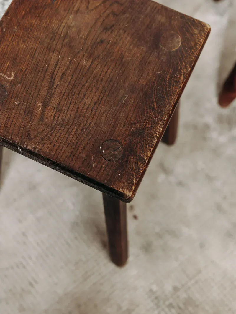 Regis, le tabouret en bois N°482