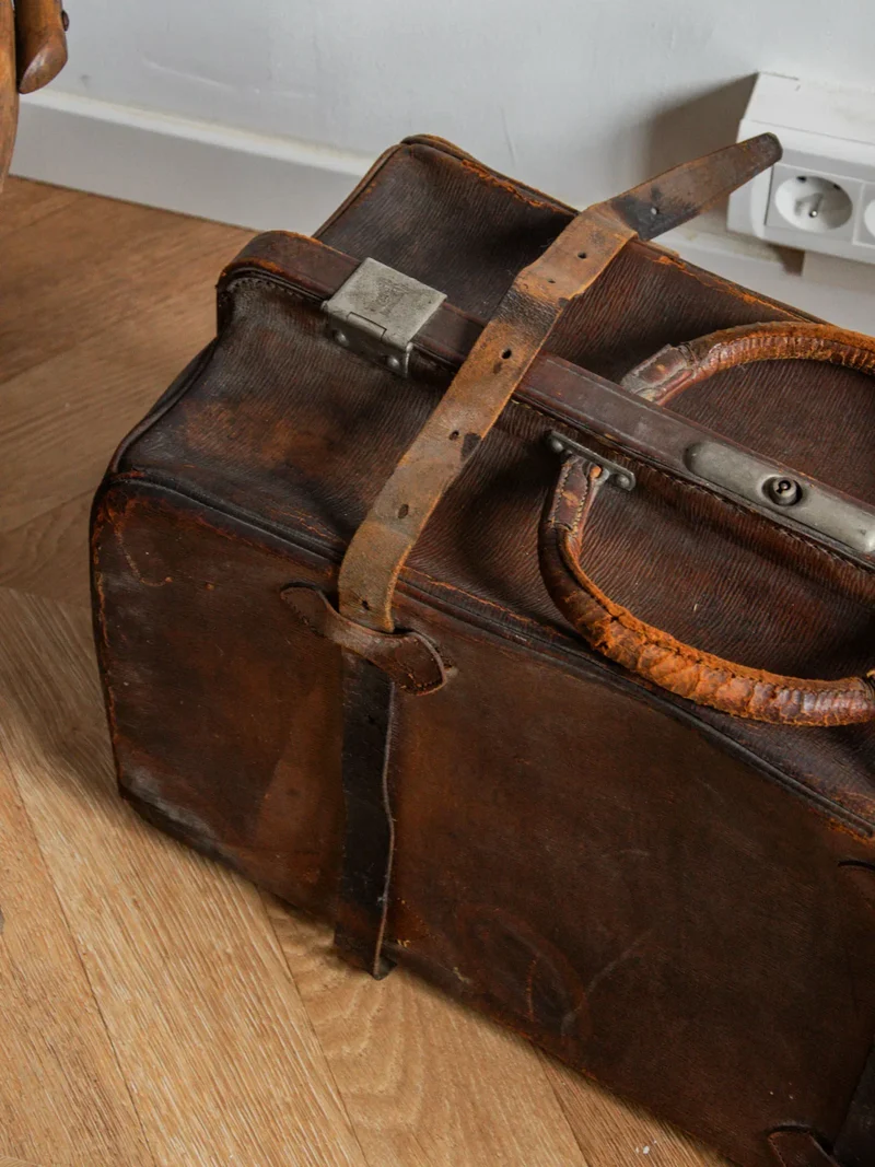 Lucienne, la malle en cuir marron N°187