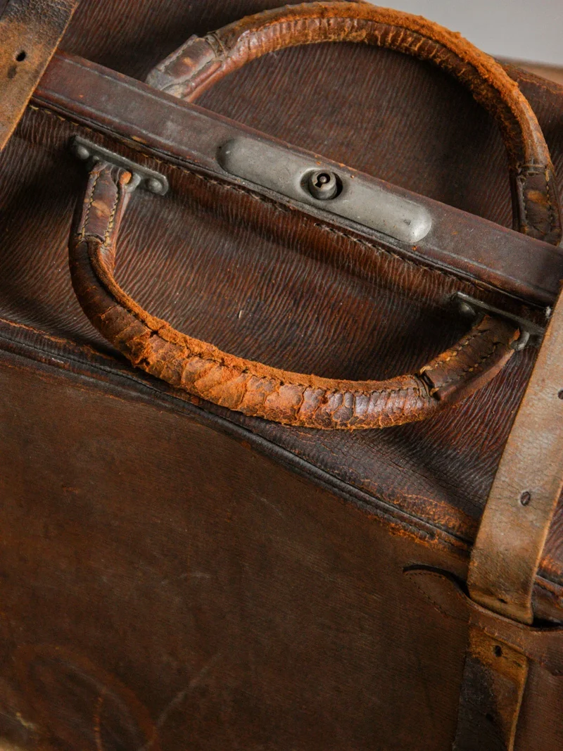Lucienne, la malle en cuir marron N°187