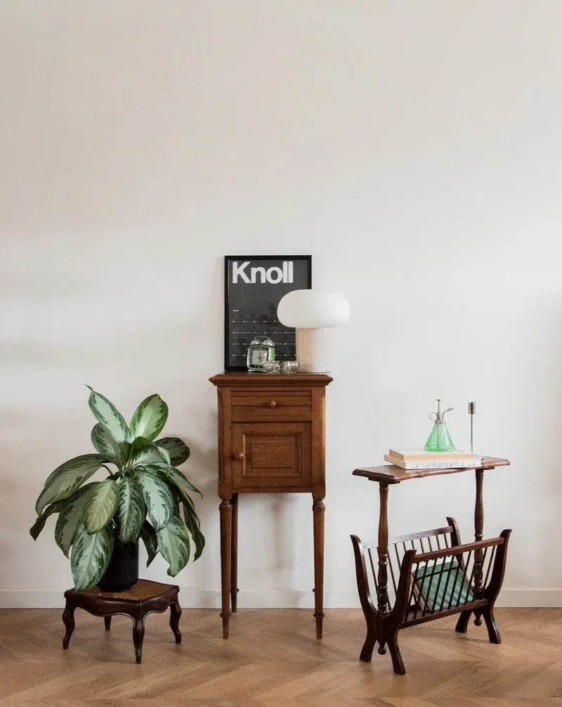 Odile, la table de chevet en bois massif N°550