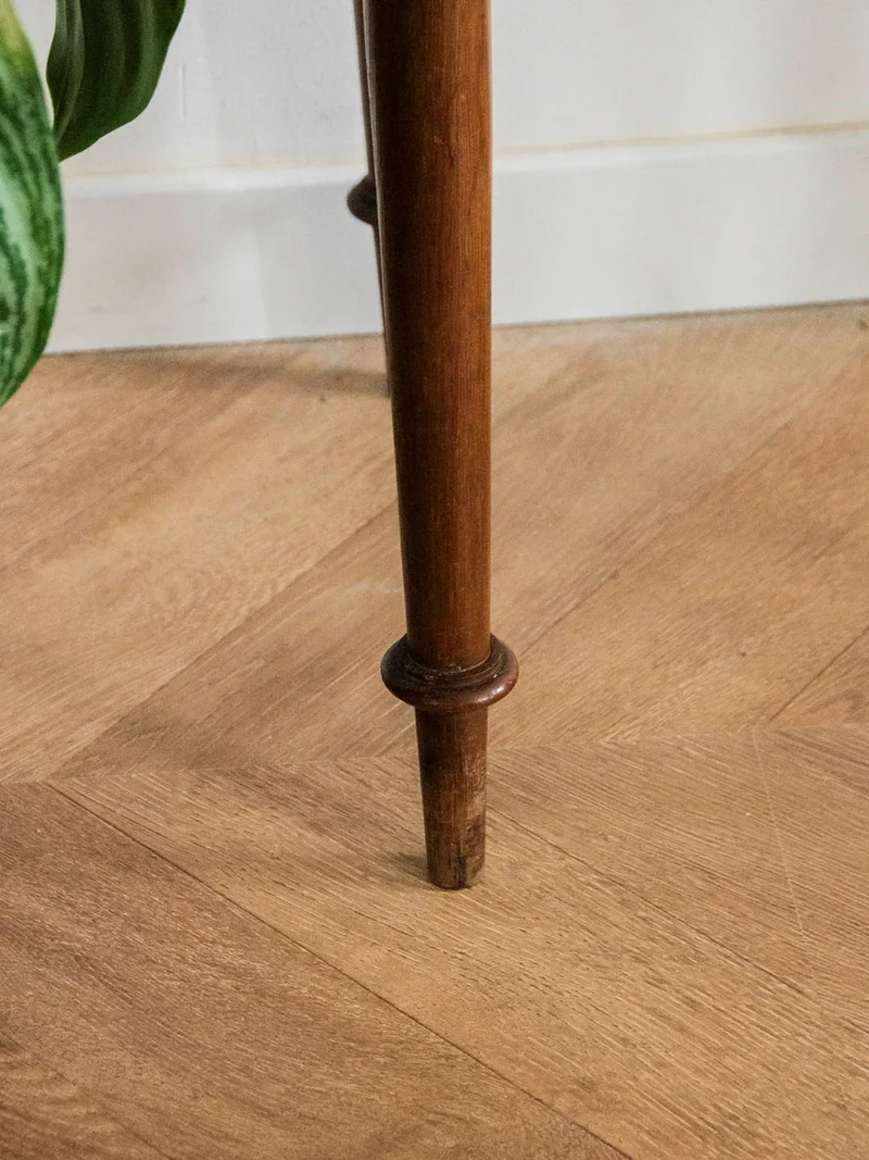 Odile, la table de chevet en bois massif N°550