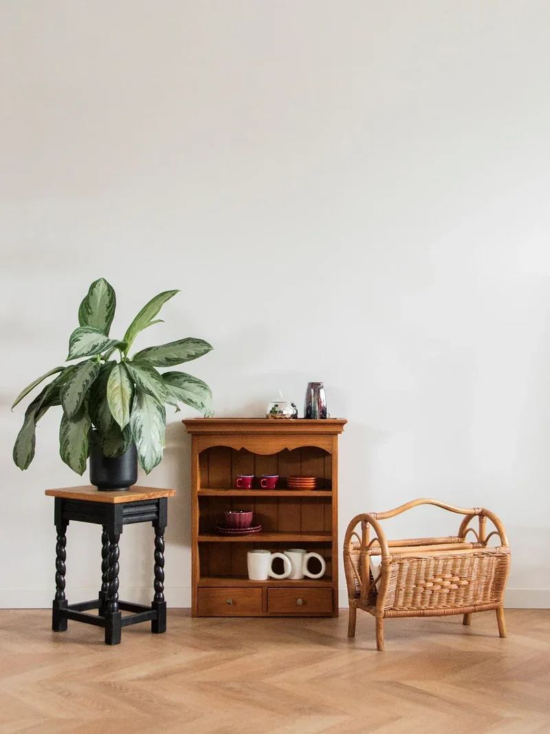 Regis, le tabouret en bois N°672