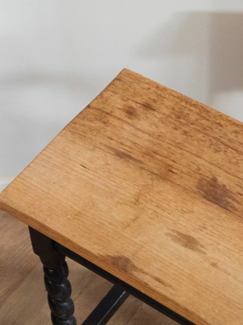 Regis, le tabouret en bois N°672