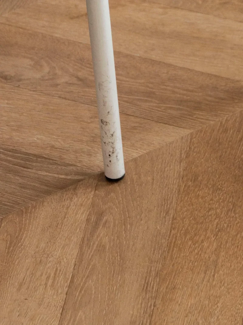 Axel, le tabouret en métal N°529