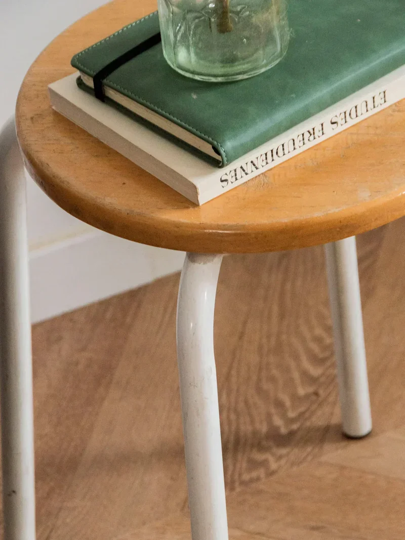 Axel, le tabouret en métal N°529