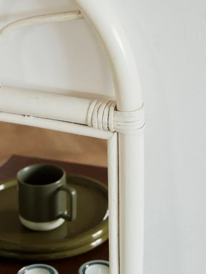 Georges, le miroir en rotin blanc N°786