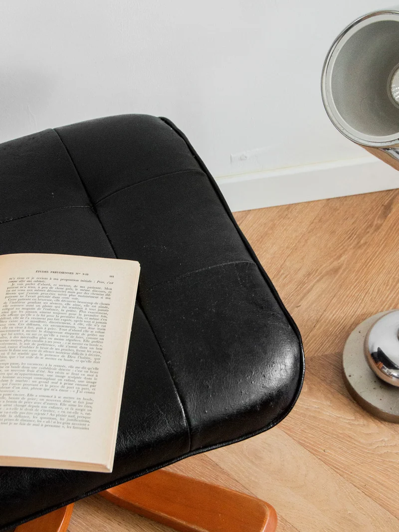 Jean-Philippe, le pouf en simili cuir N°64
