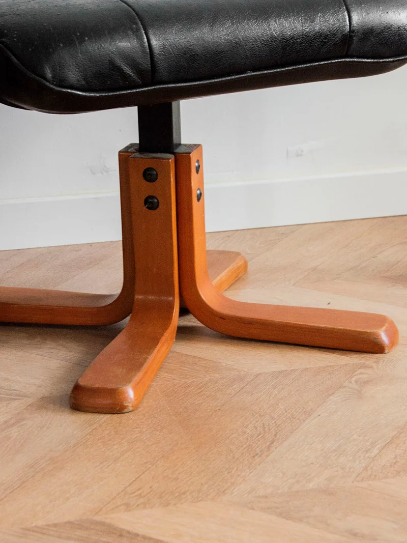 Jean-Philippe, le pouf en simili cuir N°64