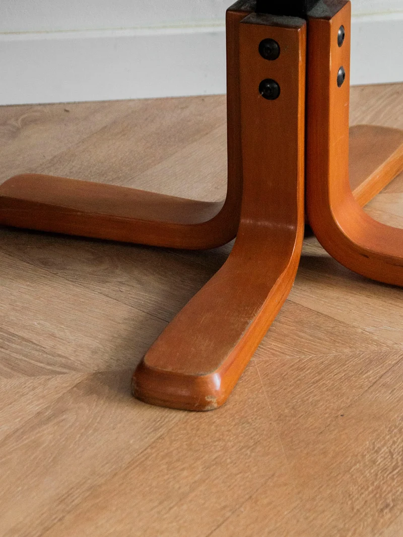 Jean-Philippe, le pouf en simili cuir N°64