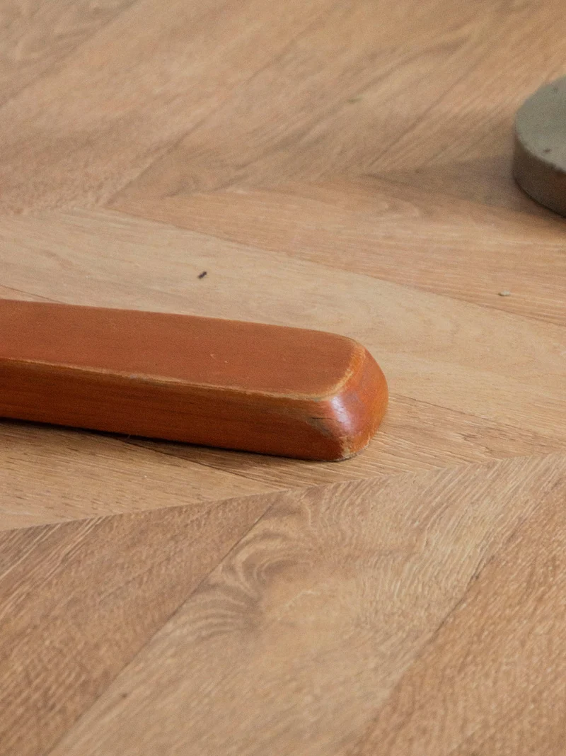 Jean-Philippe, le pouf en simili cuir N°64