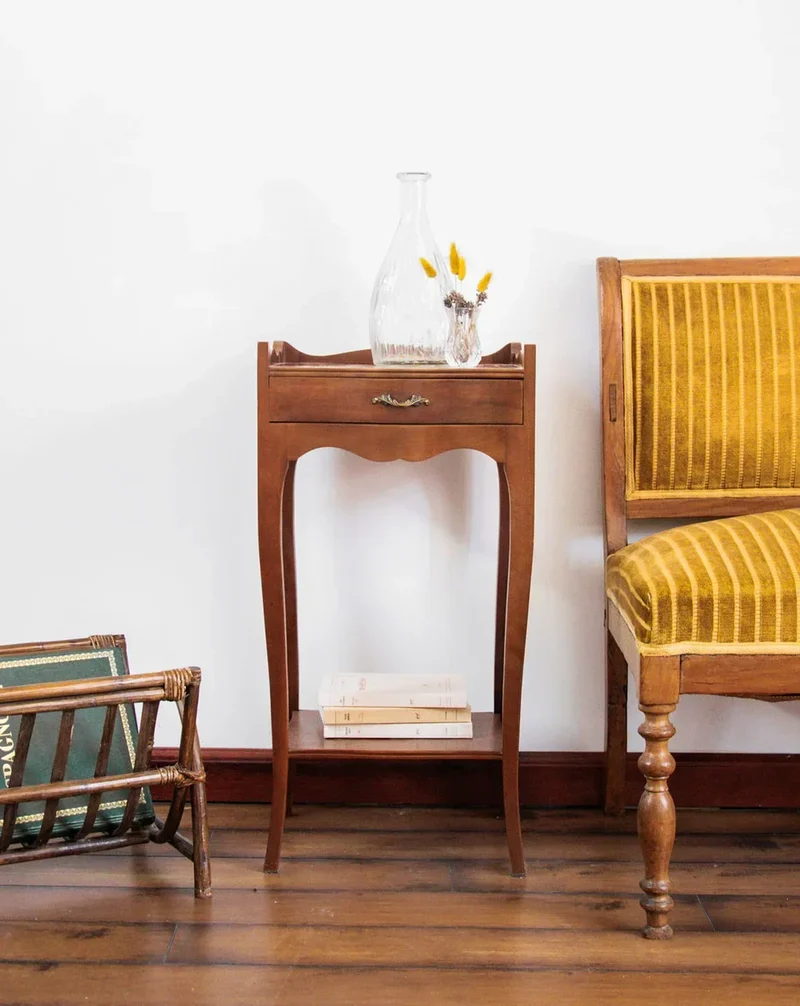 Odile, la table de chevet en bois N°478