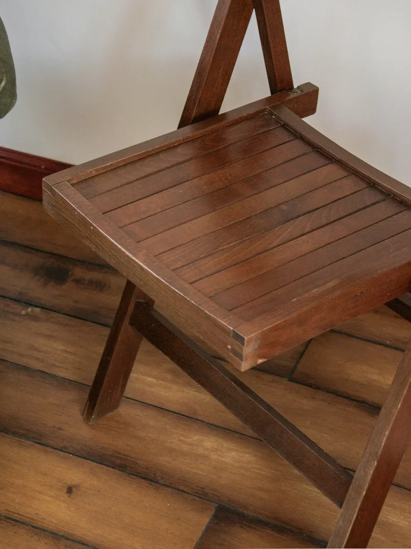 Claude, la paire de chaises en bois N°727
