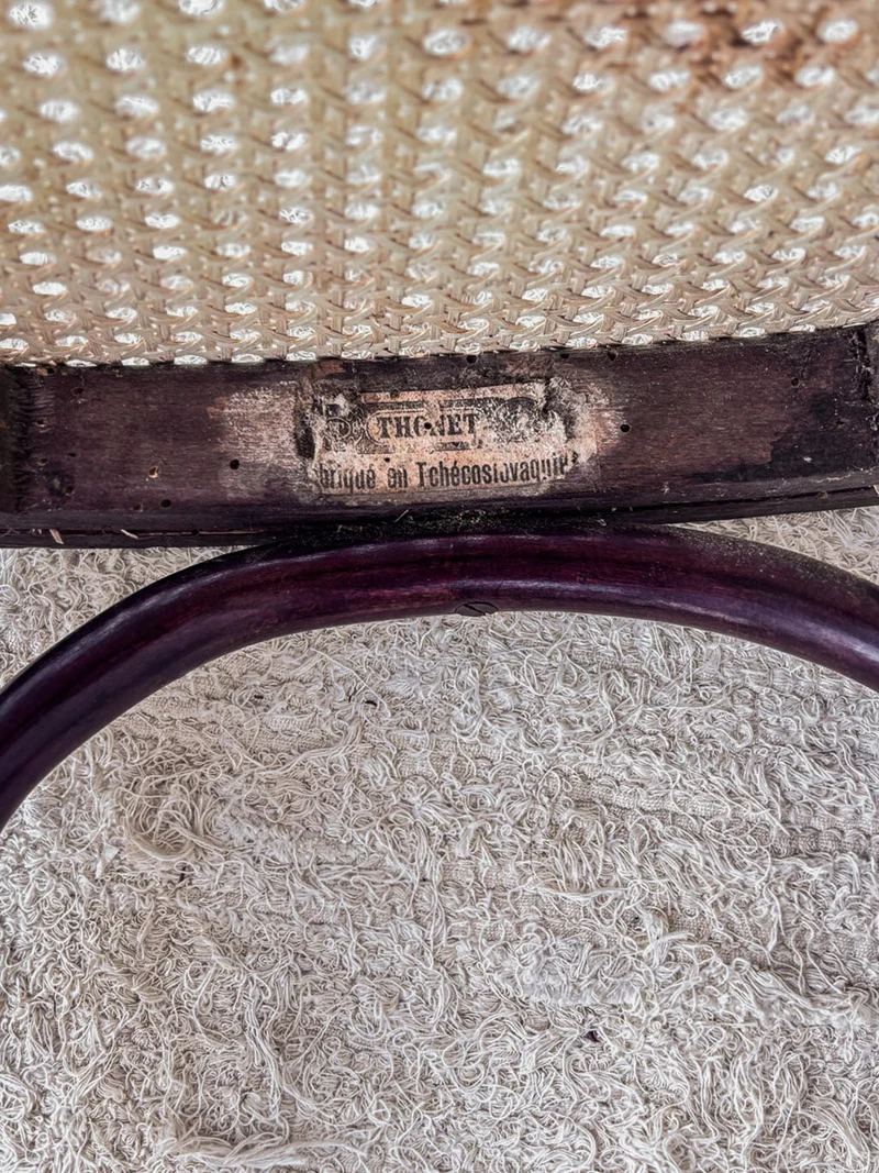 Claude, la paire de chaises en bois N°608