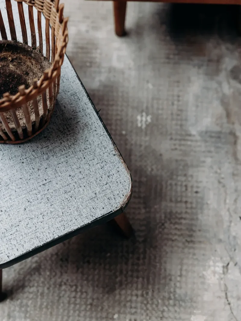 Hanna, la table d'appoint en bois N°379