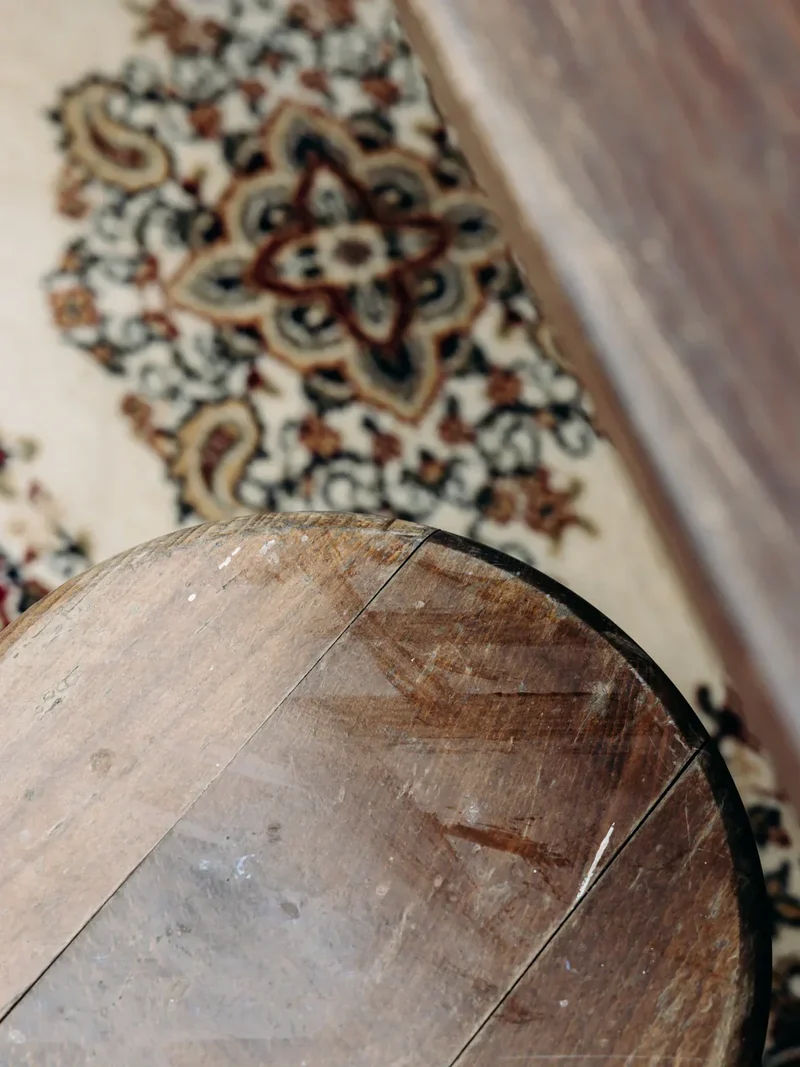 Regis, le tabouret en bois N°479