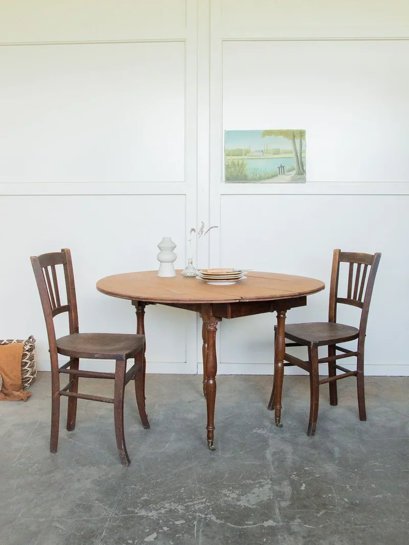 Claude, la paire de chaises en bois N°482