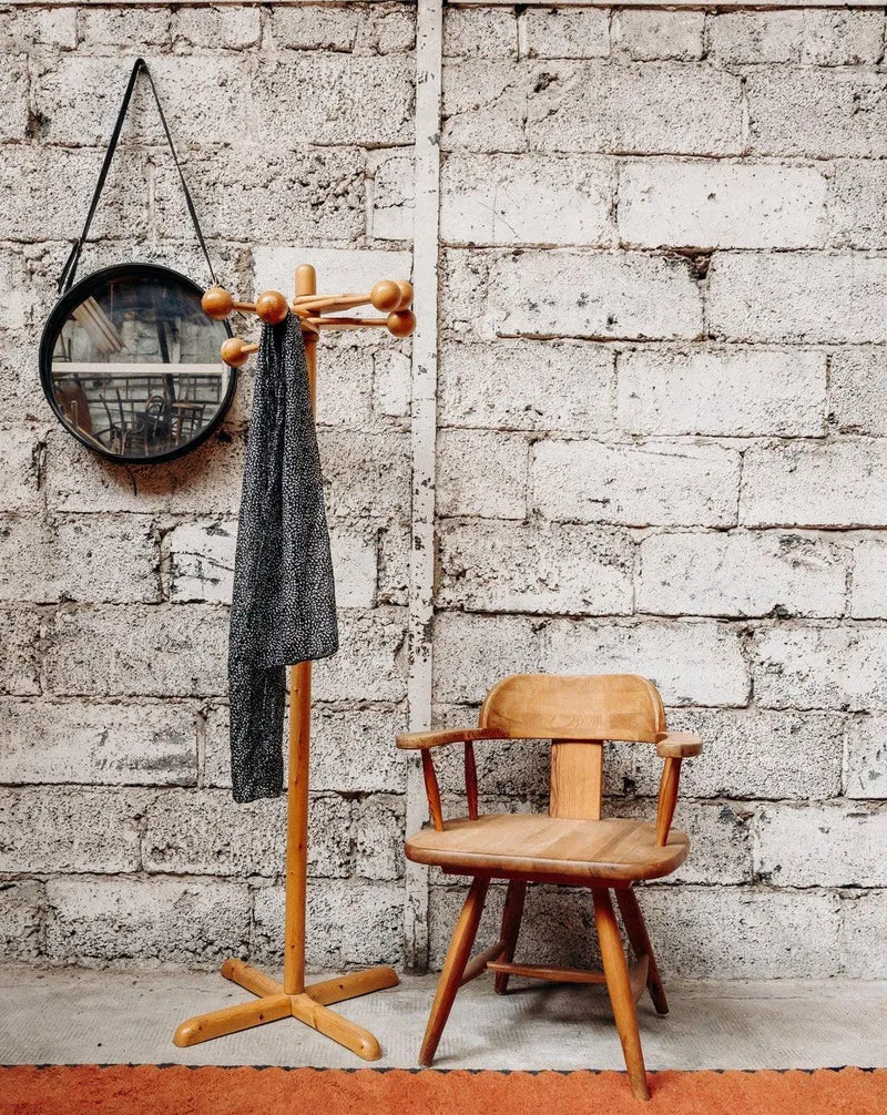 Charlie, le porte-manteau amovible en bois N°117