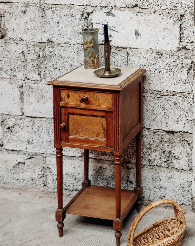 Odile, la table de chevet en marbre N°492