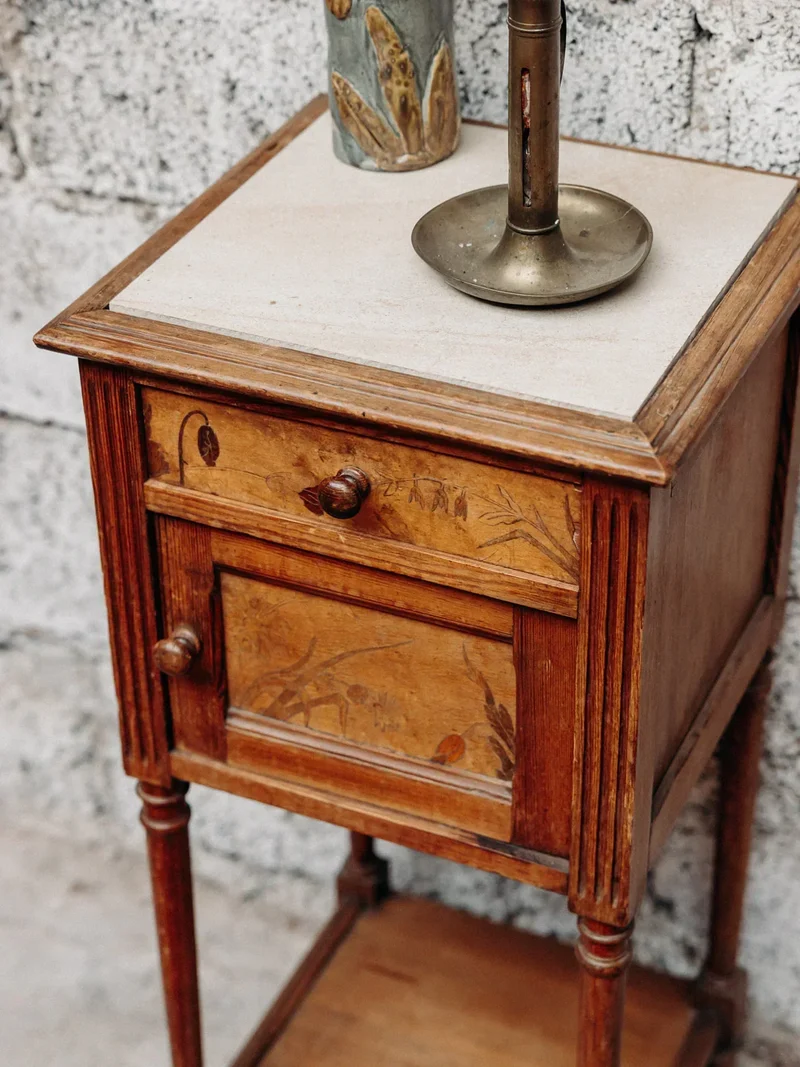 Odile, la table de chevet en marbre N°492