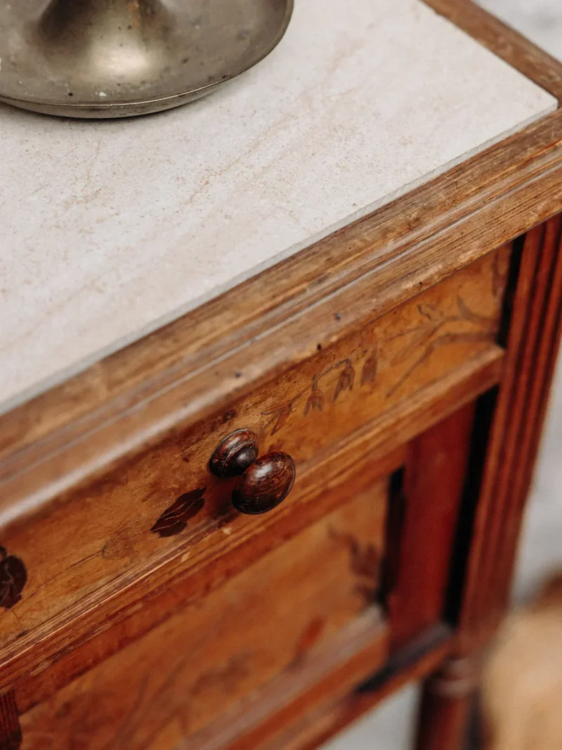 Odile, la table de chevet en marbre N°492