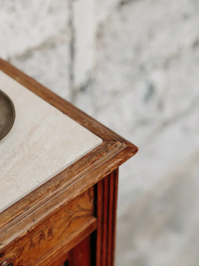 Odile, la table de chevet en marbre N°492