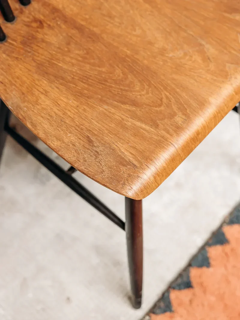 Alma, la chaise en bois N°686
