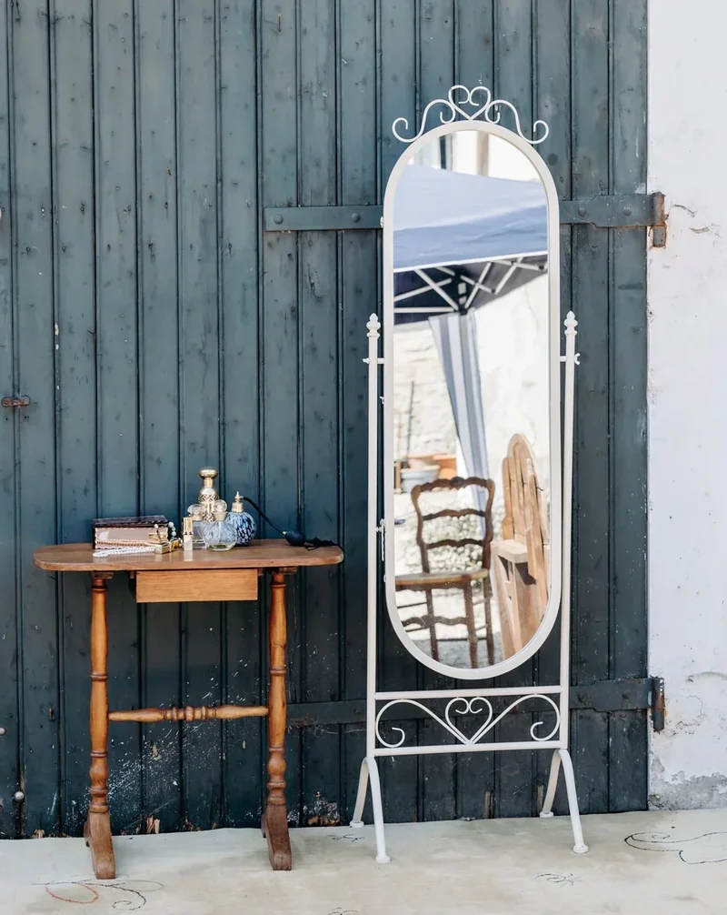 Francine, la table d'appoint en bois N°389