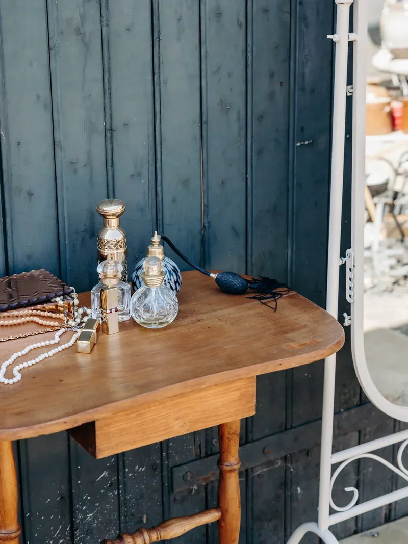 Francine, la table d'appoint en bois N°389