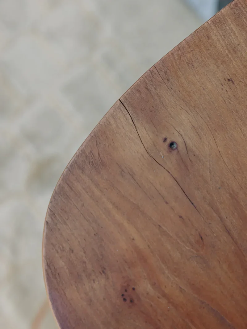 Francine, la table d'appoint en bois N°389