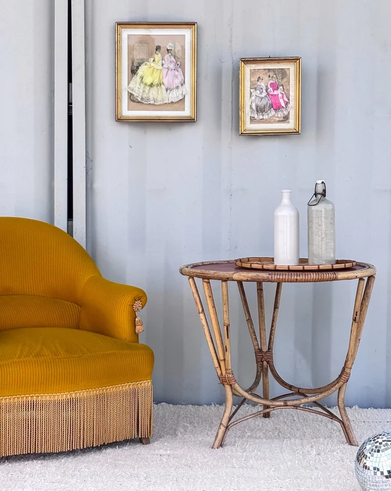 Francine, la table d'appoint en rotin N°420
