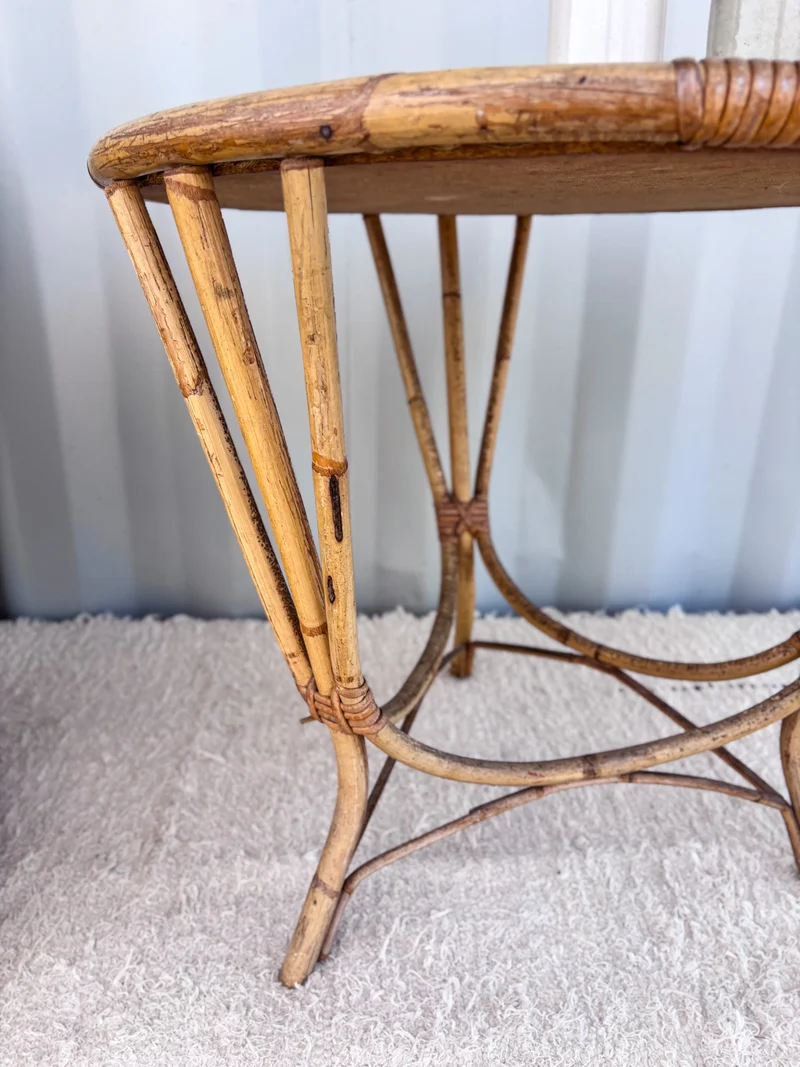 Francine, la table d'appoint en rotin N°420