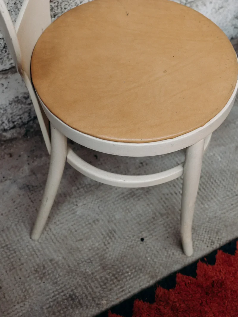 Alma, le lot de 3 chaises en skaï N°685