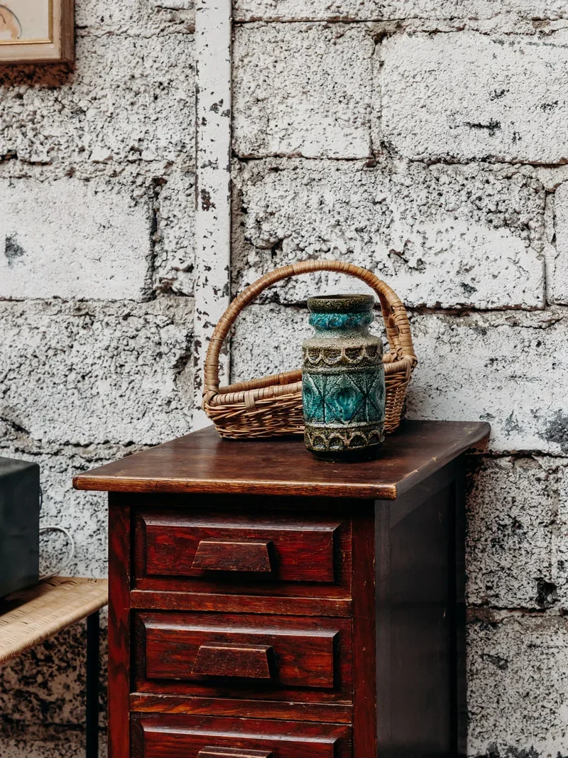Odile, la table de chevet en bois N°497