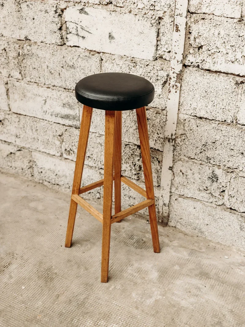 Pierre, le tabouret de bar en frêne N°3