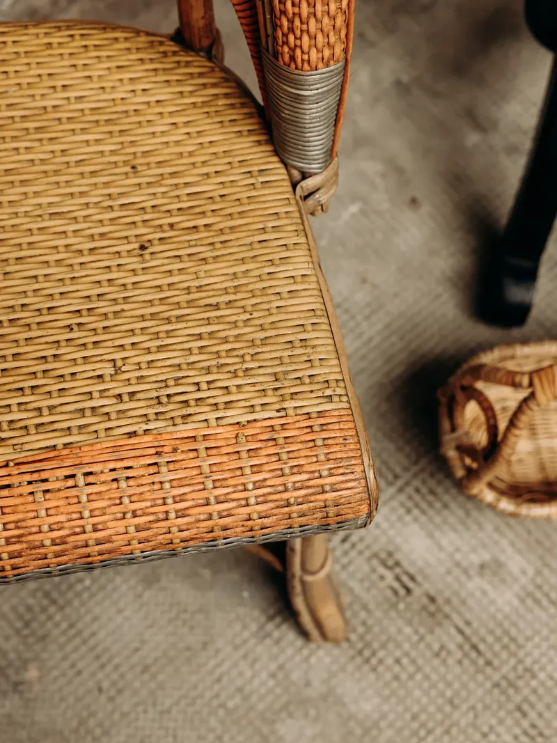 Claude, la chaise en rotin colorée N°864