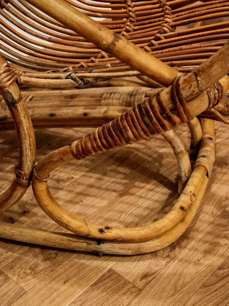Ernest, le fauteuil en rotin N°195