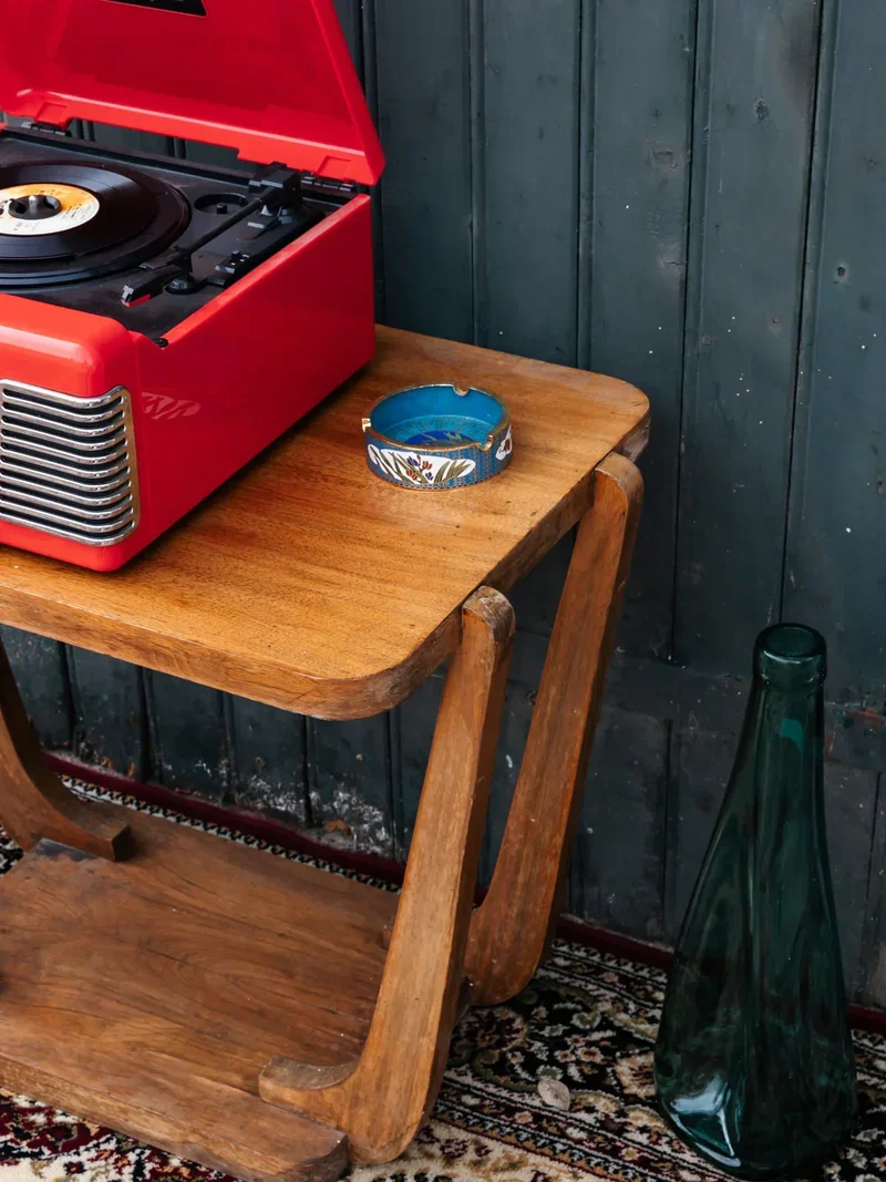 Francine, la table d'appoint en bois N°273