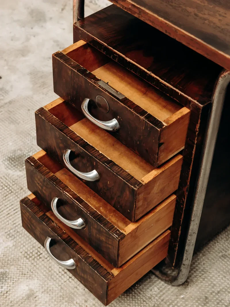 Yvan, le bureau Bauhaus N°132